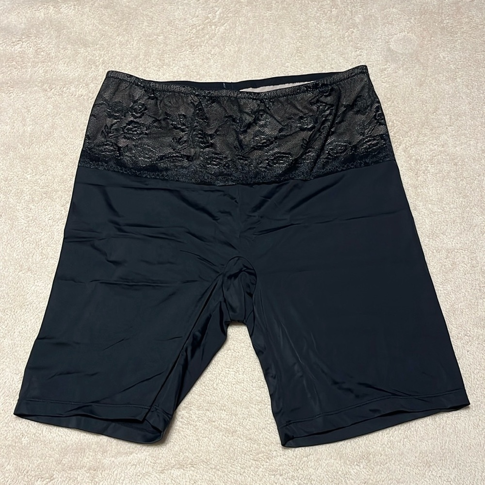 Torrid slimming shorts Size 2